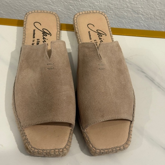 Elegant Tan Suede Espadrille Slip-Ons - Picture 2 of 6